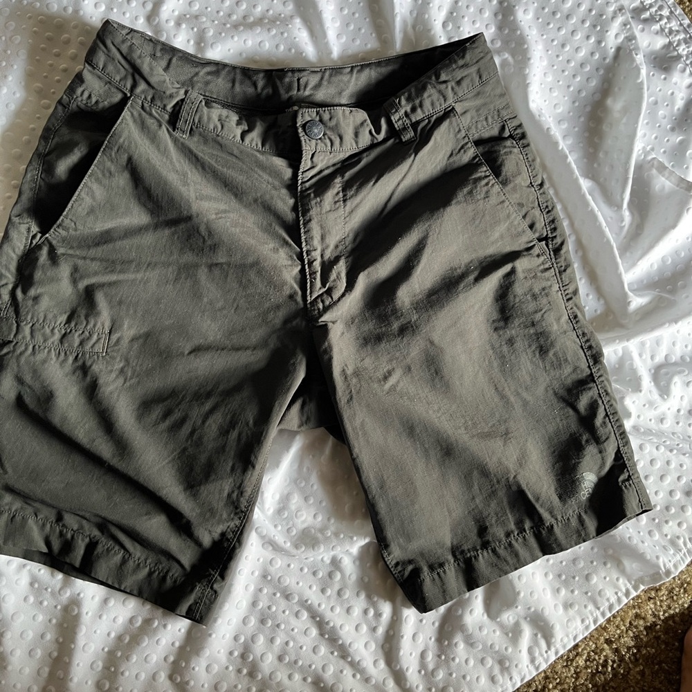 North face shorts men’s pre owned smoke gray color